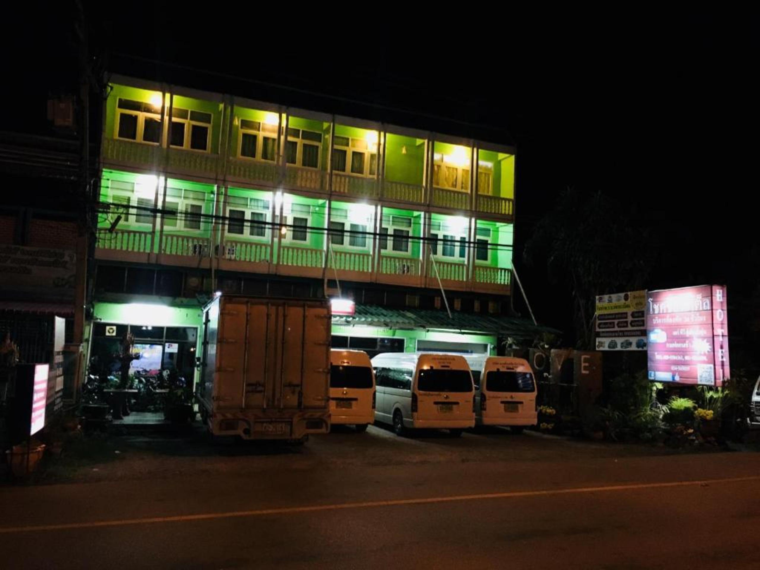 Chokchai Hotel Sai Yok Exterior foto